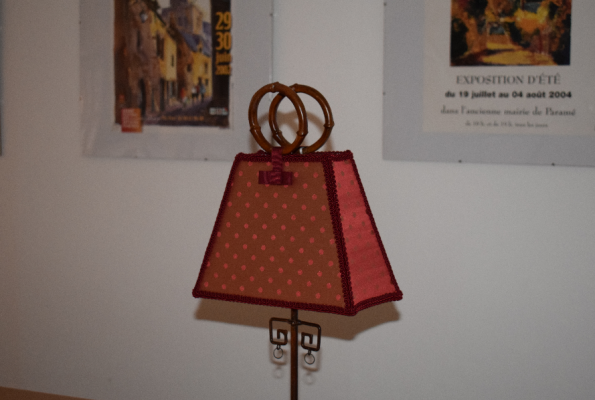 Handbag-shaped lampshade