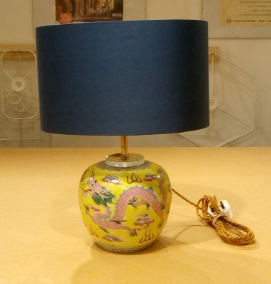Hand-made rigid lampshade